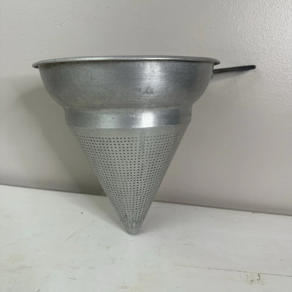 Vintage 50's NO462 USA Wearever Aluminum Cone Sieve Colander Strainer (no stand)